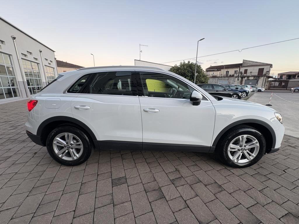 Audi Q3 35 TDI 2.0 150cv S tronic Business Advanced