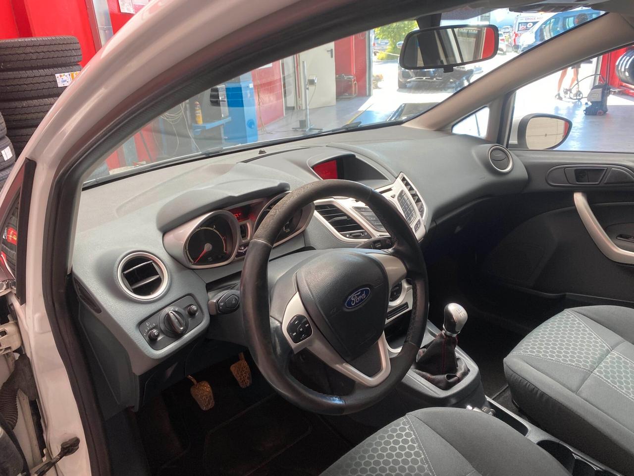 Ford Fiesta 1.4 TDCi 68CV 3 porte Titanium