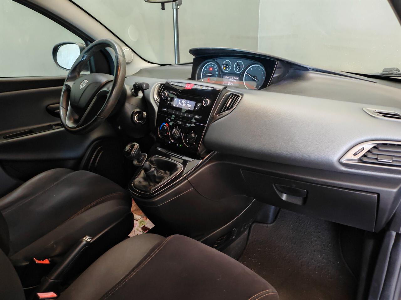 Lancia Ypsilon 1.2 69 CV 5 porte S&S Platinum
