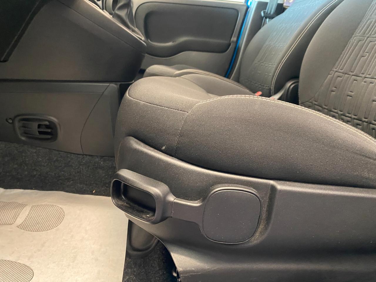 FIAT Panda 1.0 hybrid CROSS 5posti RadioAPP