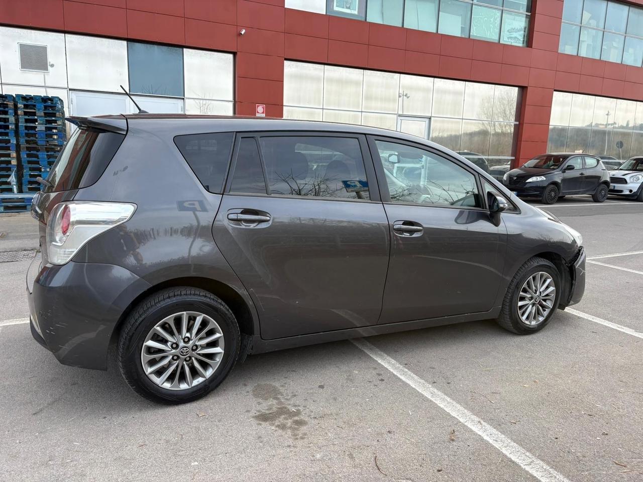 Toyota Verso 1.6 D-4D Style 2016 1.6 Diesel 286.000 KM