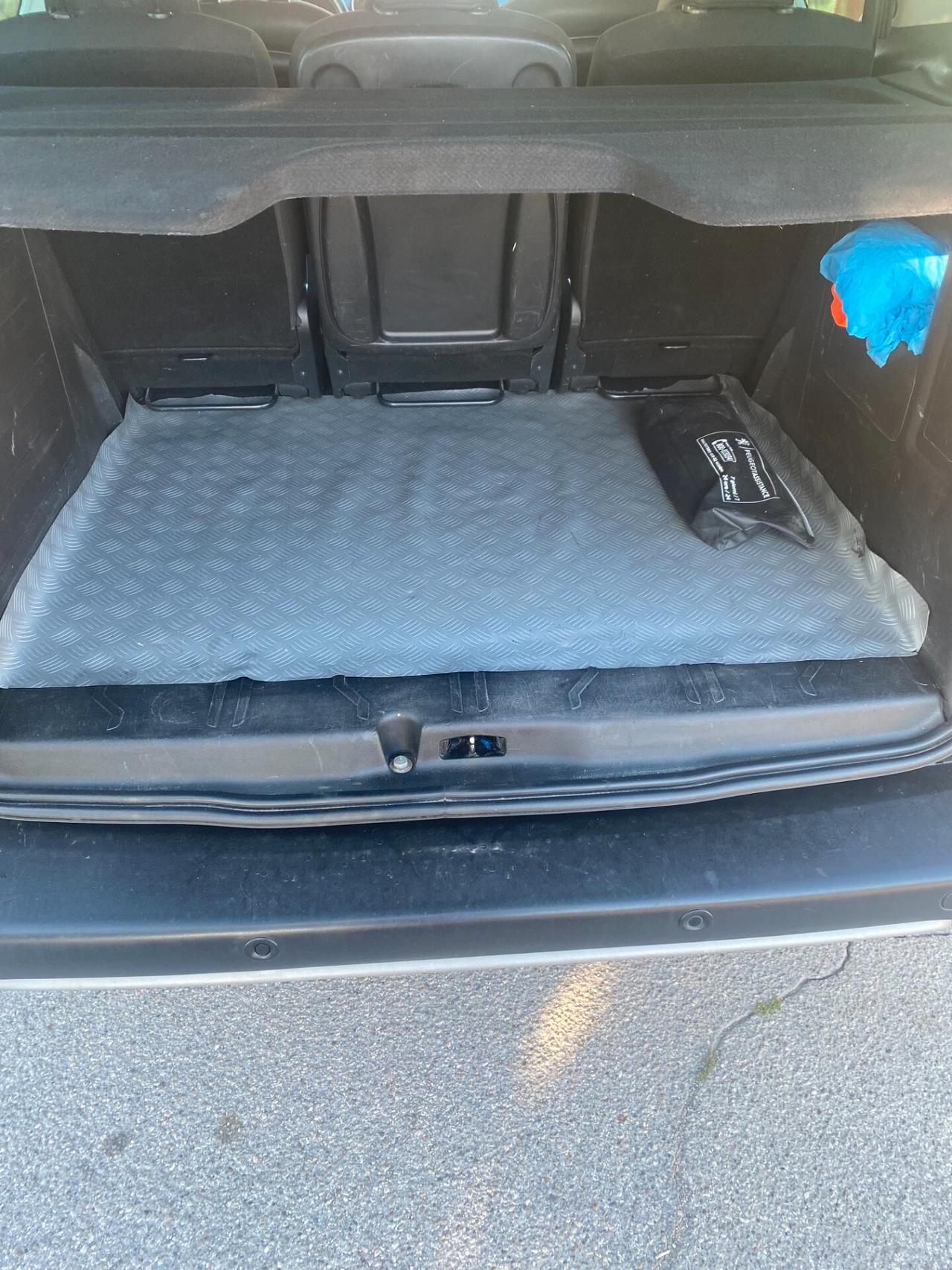 Peugeot Partner Tepee BlueHDi 100 Outdoor