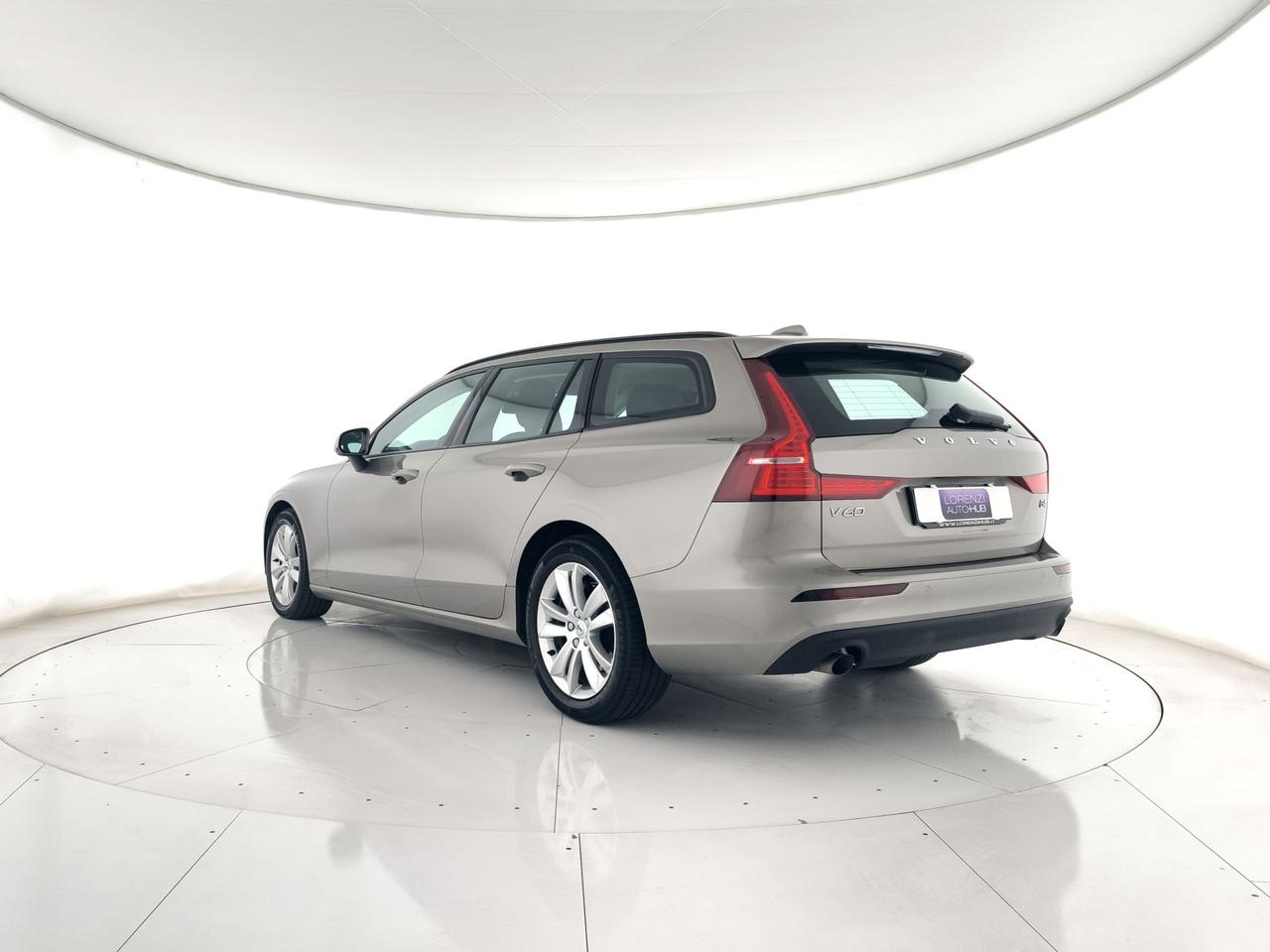 VOLVO V60 2.0 b4 Momentum Business auto NEOPATENTATI+C17"