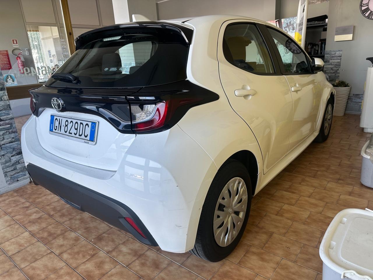 Toyota Yaris 1.0benz. 51.000km