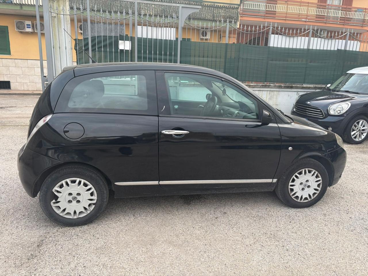 Lancia Ypsilon 1.3 MJT 90 CV versione Platino