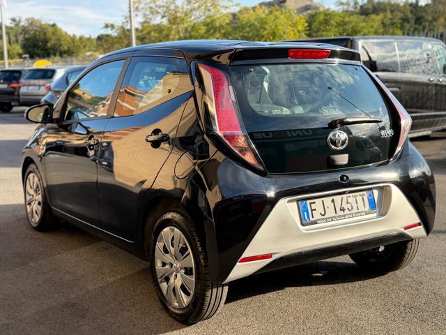 TOYOTA Aygo 1.0 VVT-i 69 CV 5 porte x-play (NESSUN VINCOLO)