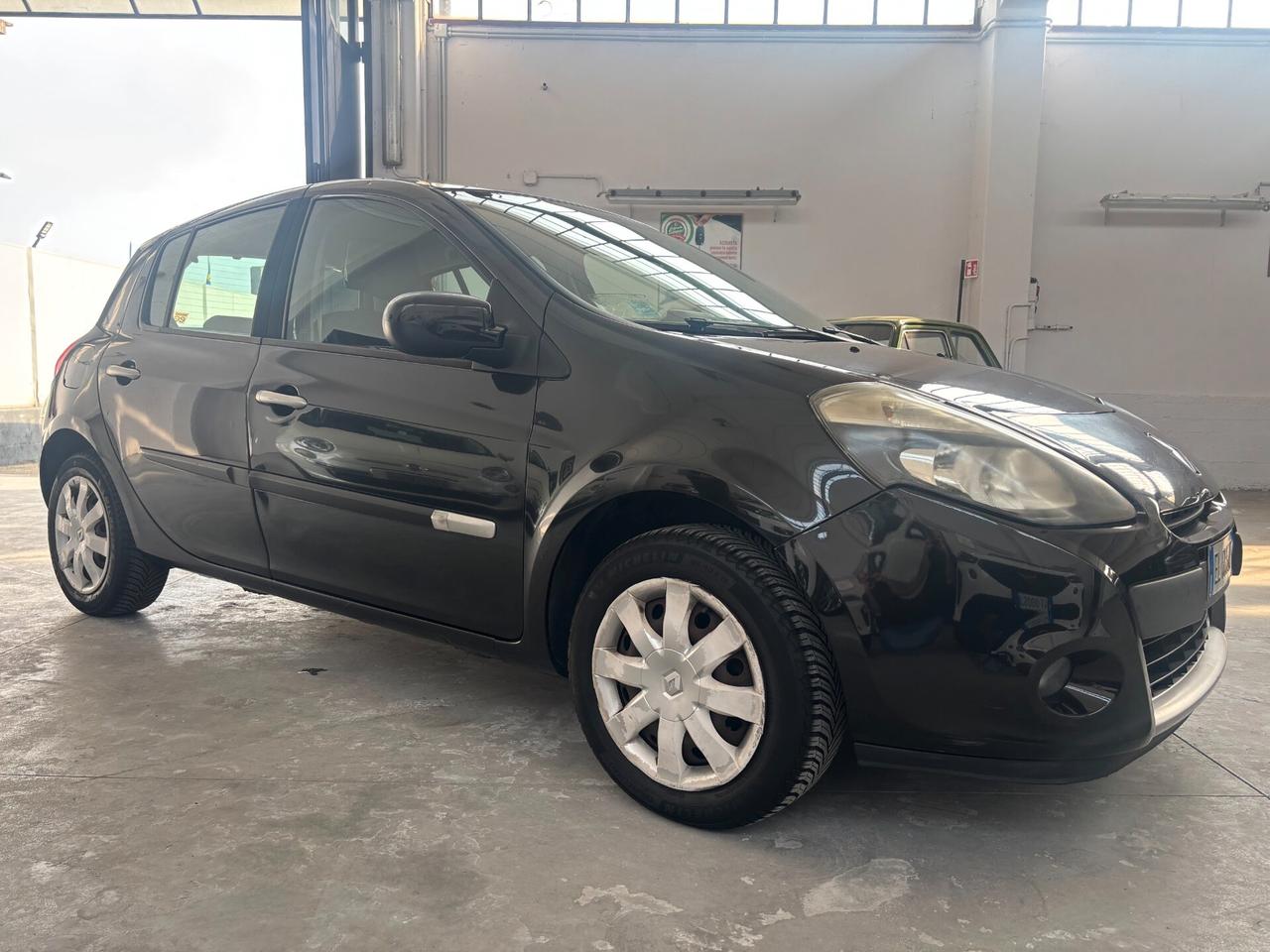 Renault Clio 1.2 16V 5 porte Dynamique