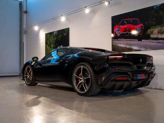 Ferrari 296 GTS 3.0+LIFT+CARBONIO+VOLANTE LED+SCUDETTI+CERCHI DIAMANTATI+VETTURA ATELIER+IVA ESPOSTA+