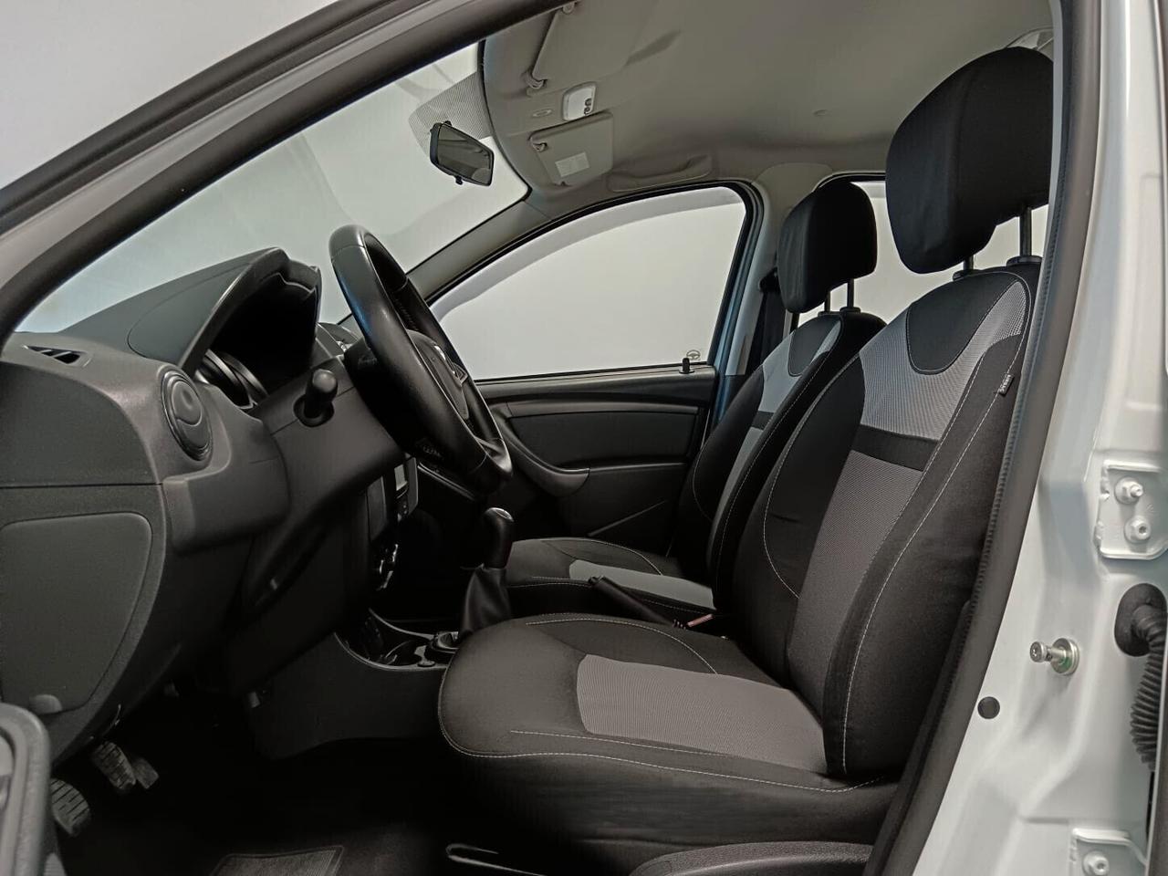 Dacia Duster 1.6 GPL DA FABBRICA Lauréate
