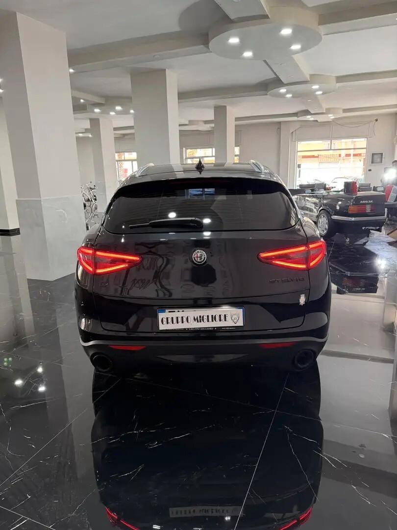 Alfa Romeo Stelvio 2.2 Turbodiesel 210 CV AT8 Q4 B-Tech