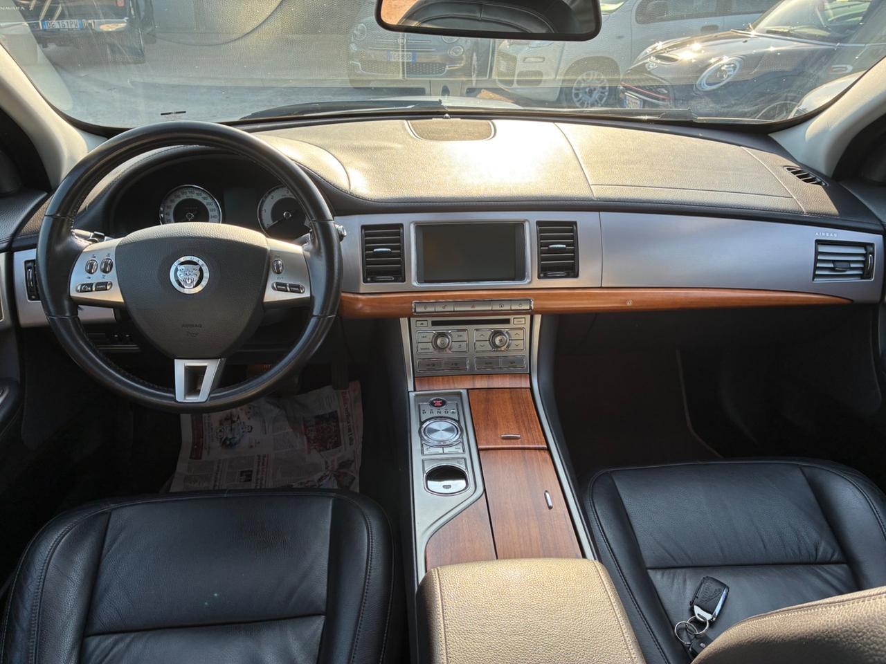 Jaguar XF 2.7D V6 Premium Luxury