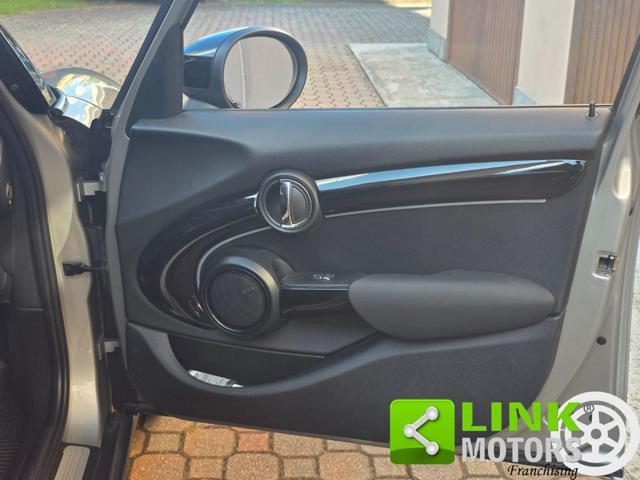 MINI Cooper 1.5 Cooper Essential 5 porte