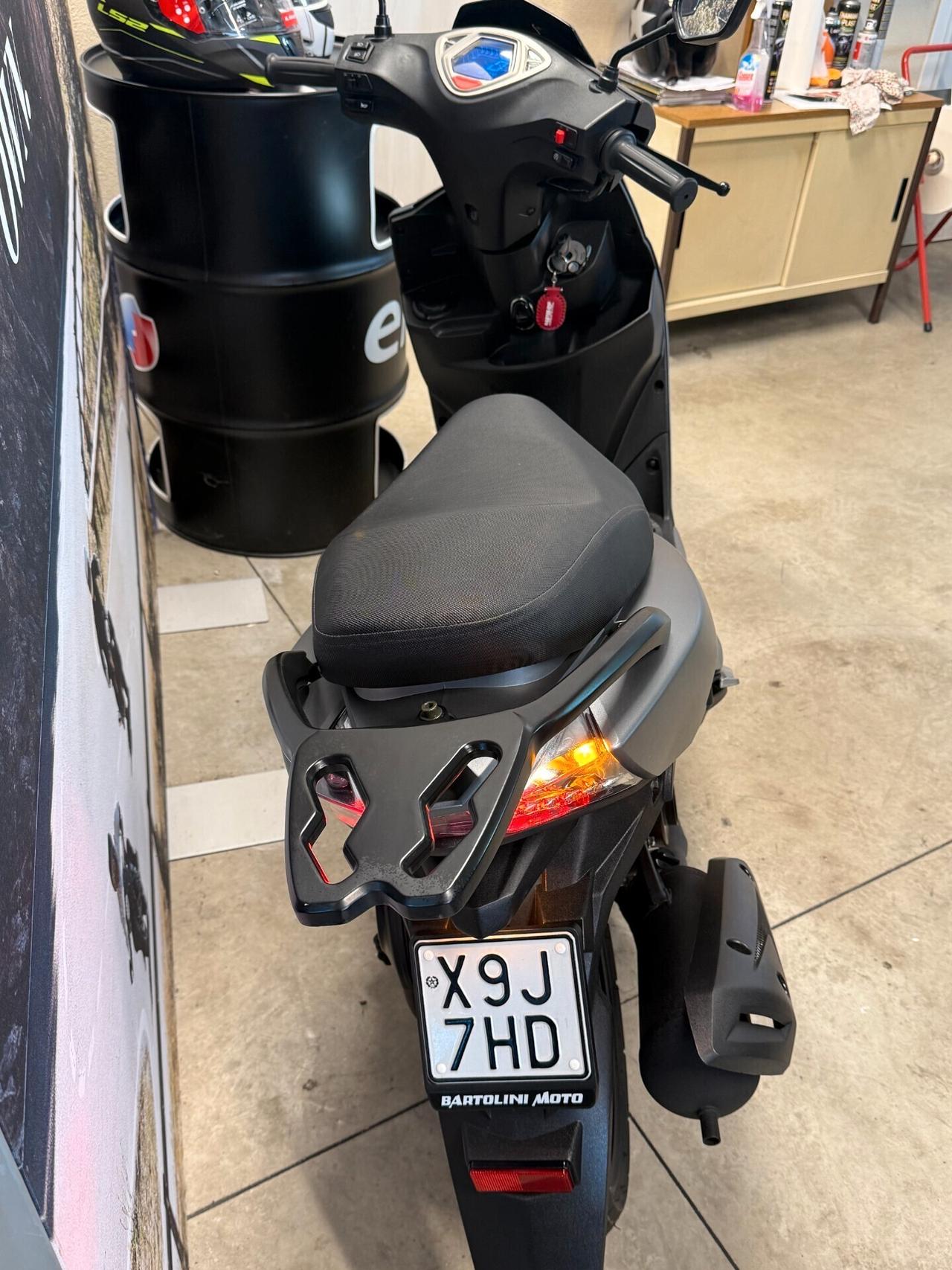 Motron Breezy 50 Scooter