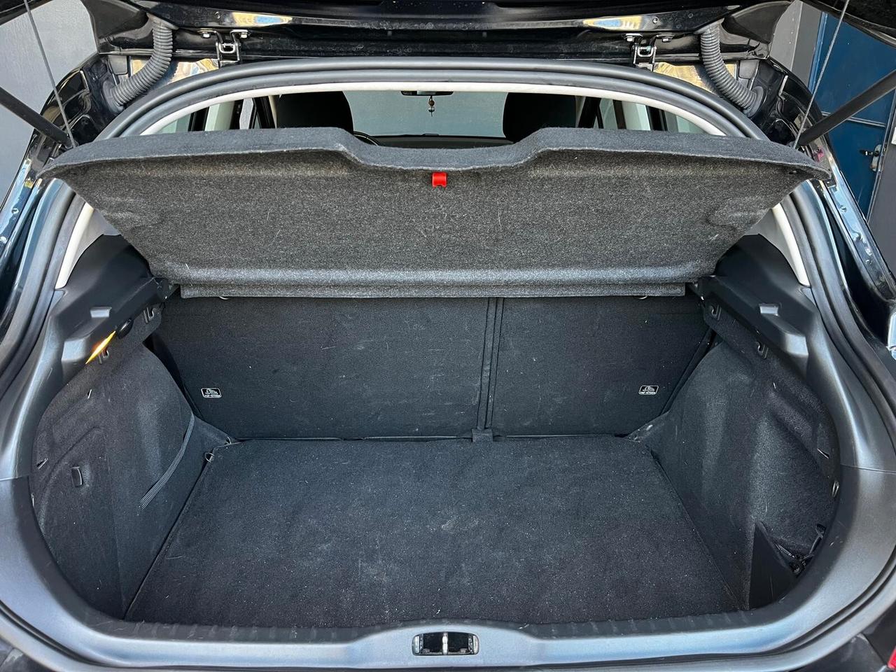 Peugeot 308 1.6 HDi 110CV 5p. Féline (5 Marce) 109 cv 80 kw