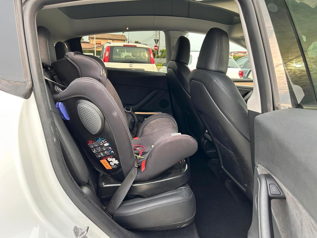 Tesla Model Y Long Range AWD