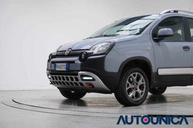 FIAT Panda CROSS 0.9 TWINAIR TURBO S&S 4x4 NEOPATENTATI