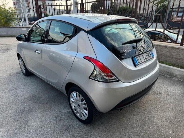 Lancia Ypsilon 1.3 MJT 16V 95 CV 5 porte S&S Silver