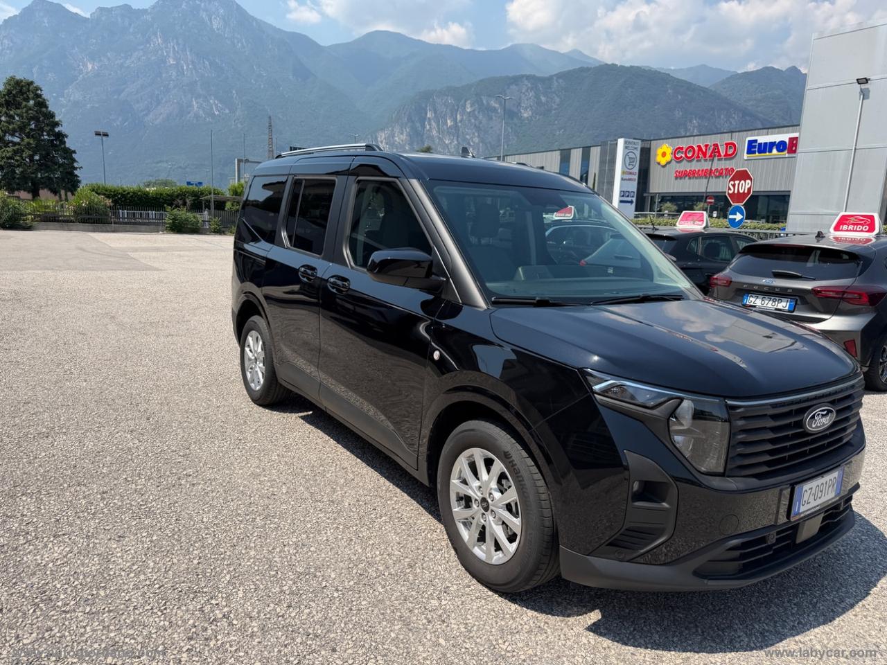 FORD Tourneo Courier 1.0 EcoBoost Titanium