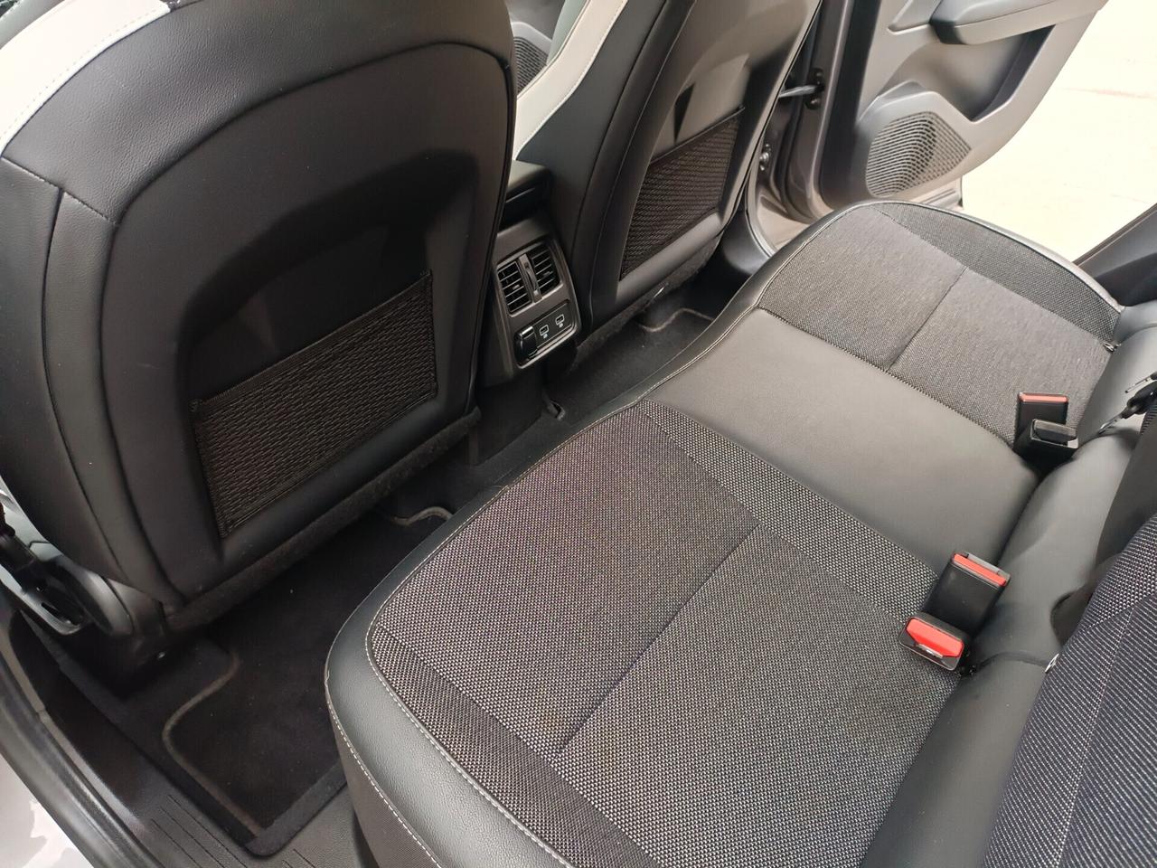 Renault Captur Hybrid 140 CV Techno