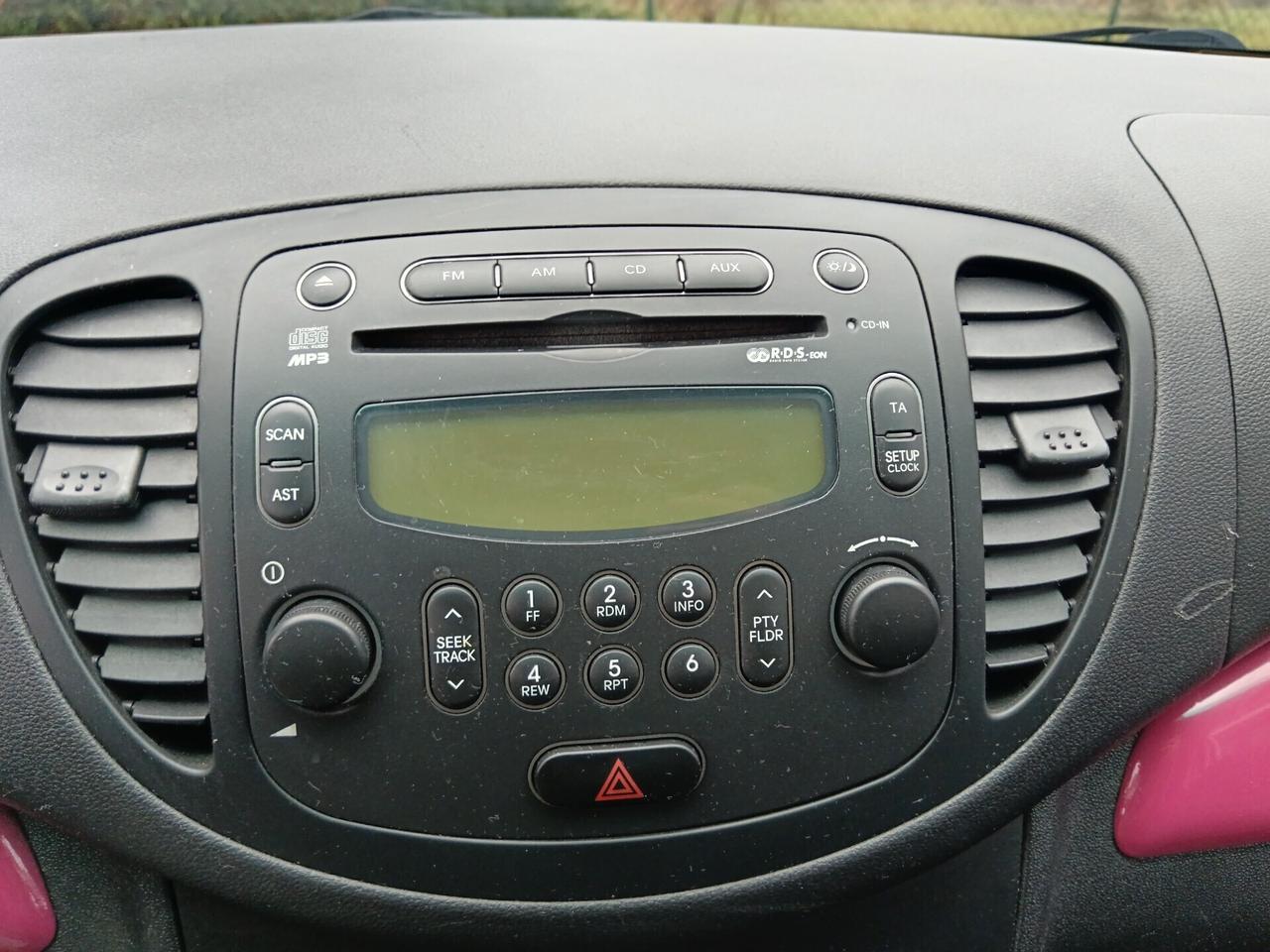 Hyundai i10 1.1 12V FIORUCCI RETROCAMERA