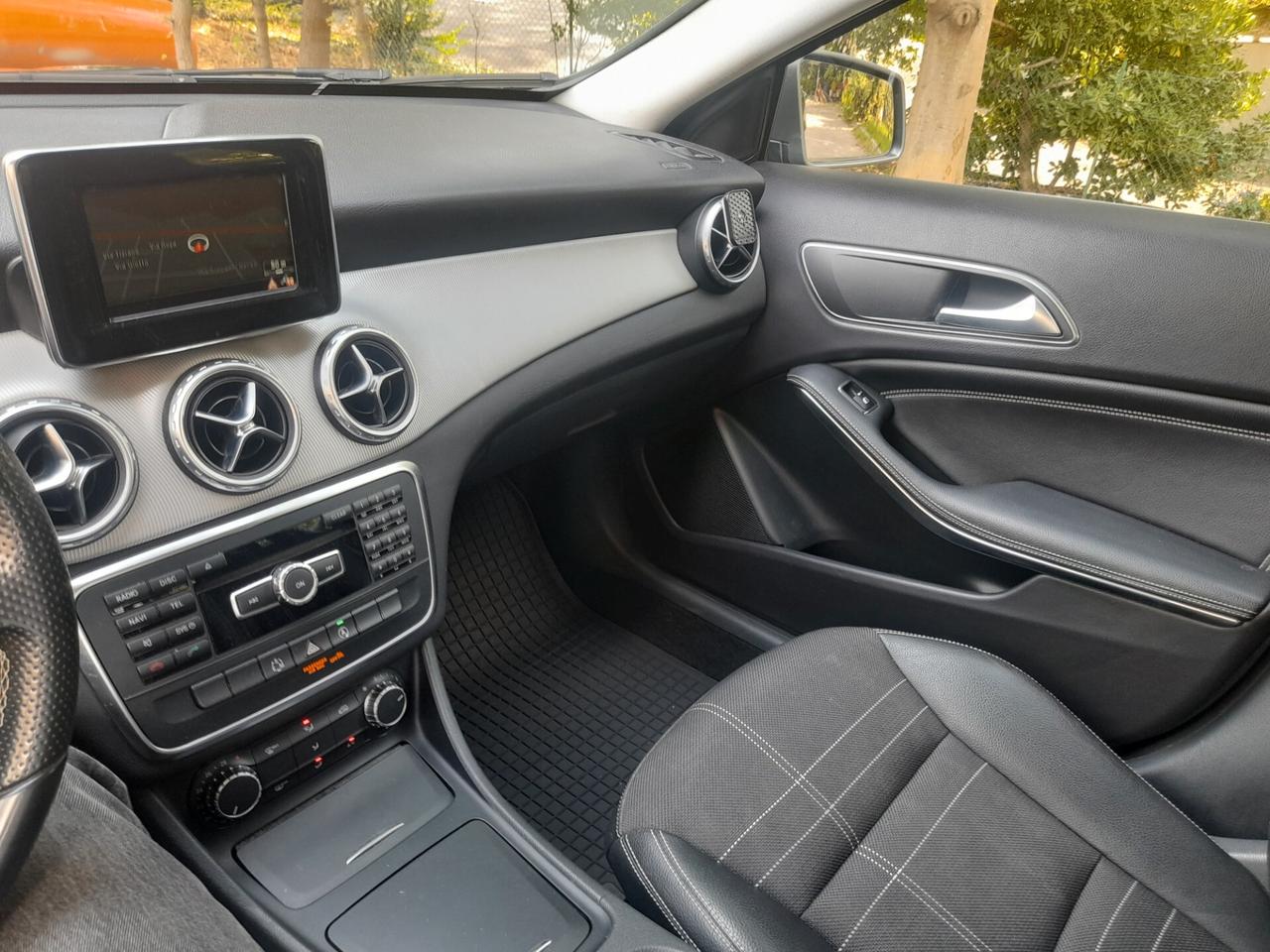 Mercedes-benz GLA 200 GLA 200 CDI Automatic Sport