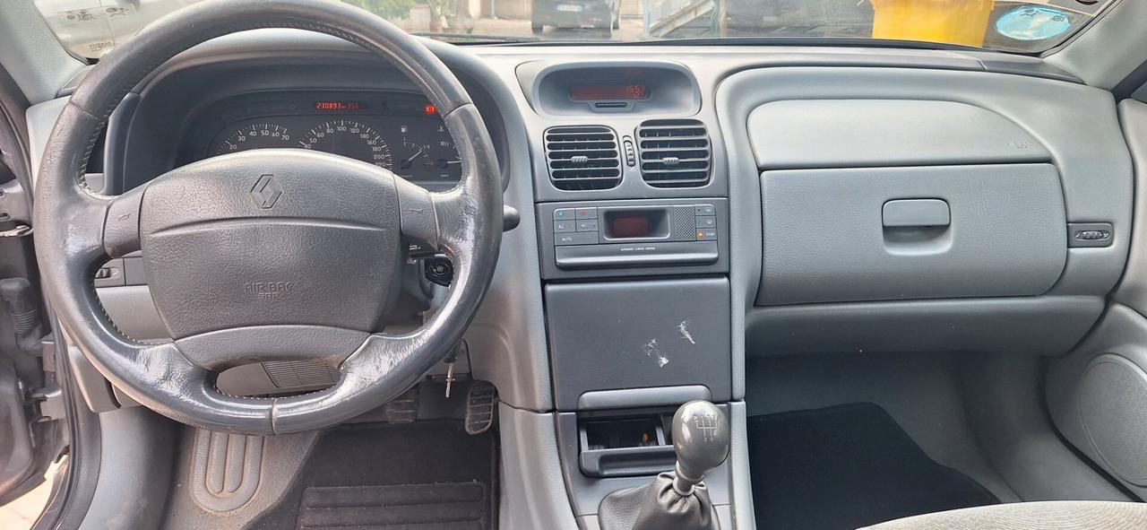 RENAULT LAGUNA SW 1.9 DIESEL
