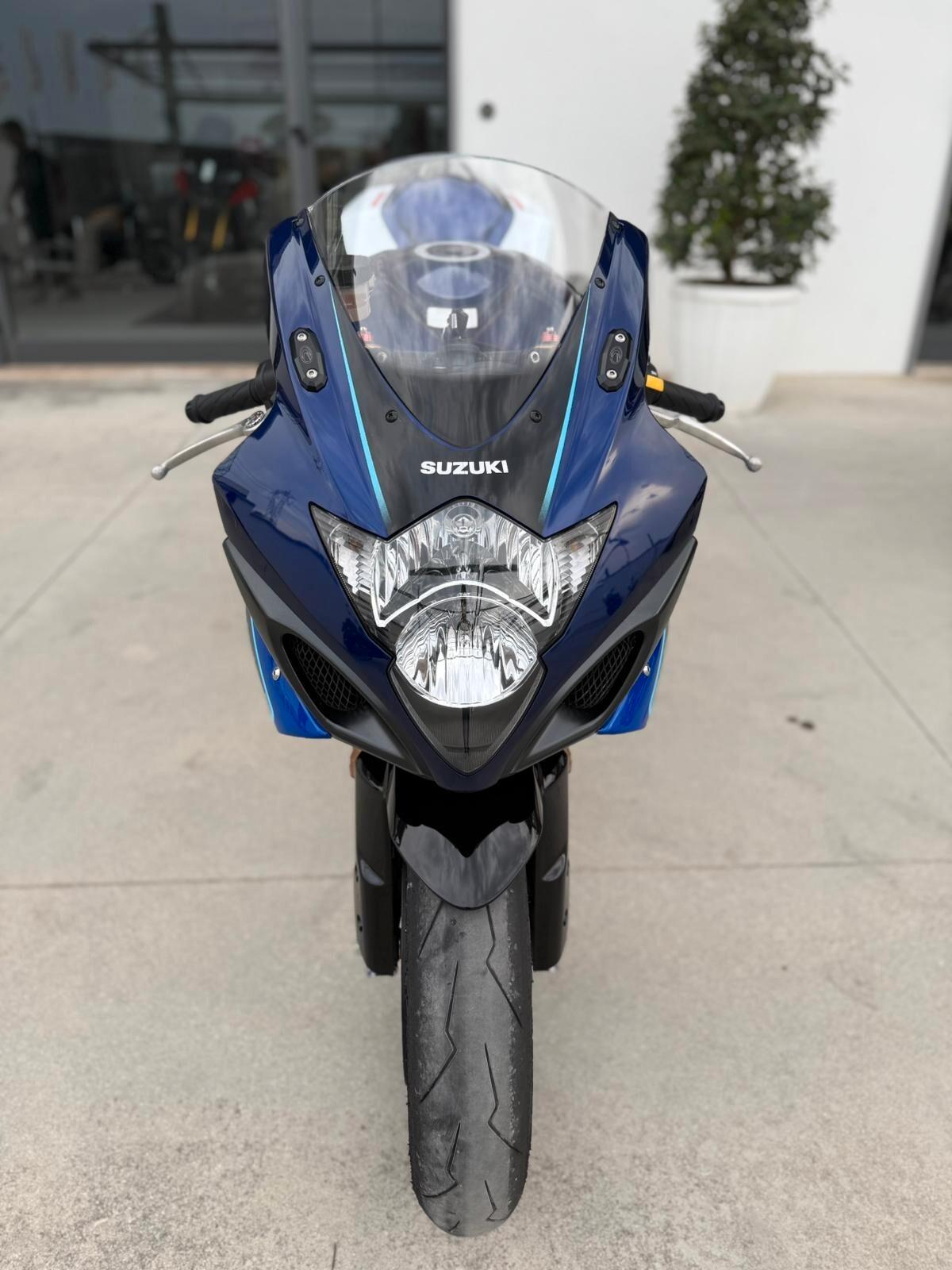 SUZUKI GSX R 1000 K6