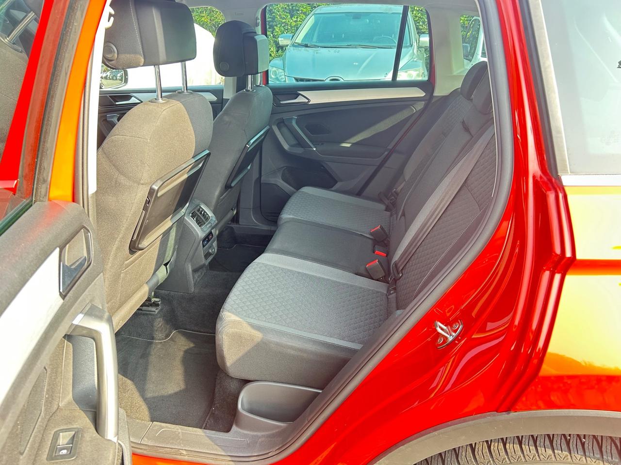 Volkswagen Tiguan 2.0 TDI SCR DSG 4MOTION Business BMT