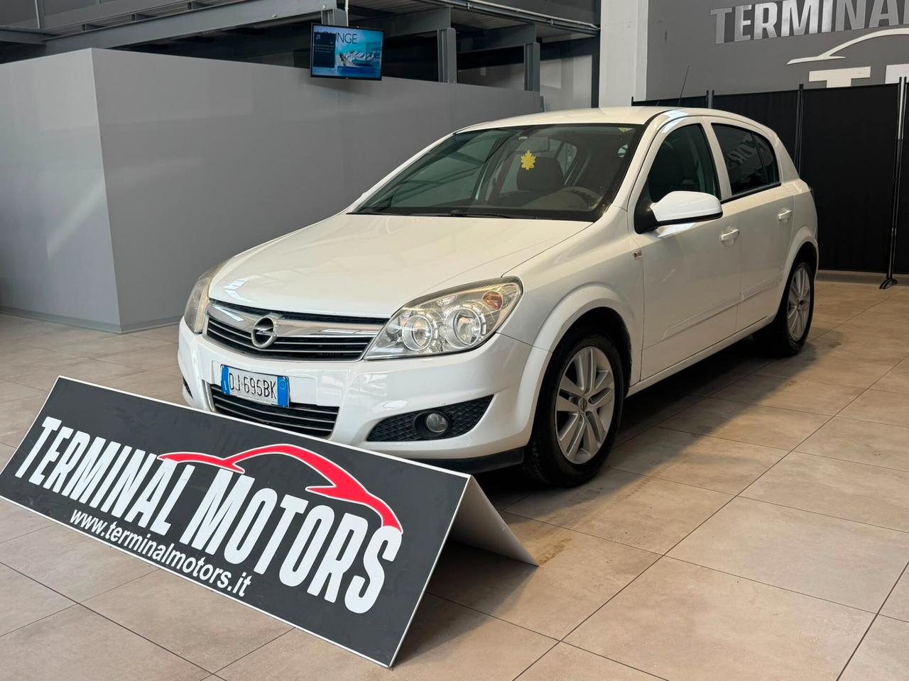 Opel Astra 1.3 CDTI 5 porte Enjoy