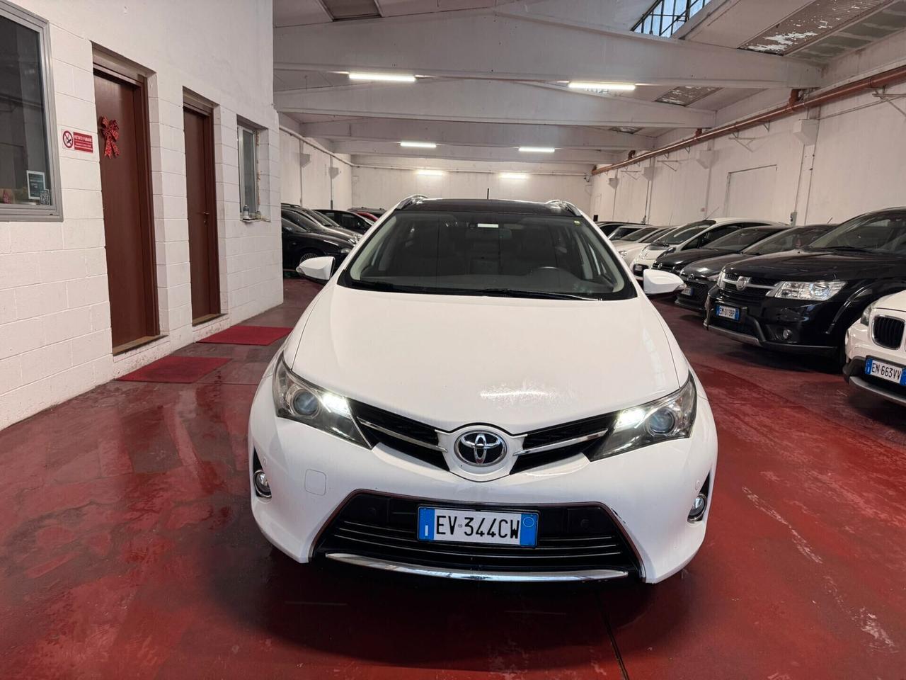 Toyota Auris Touring Sports 2.0 D-4D Lounge NEOPAT