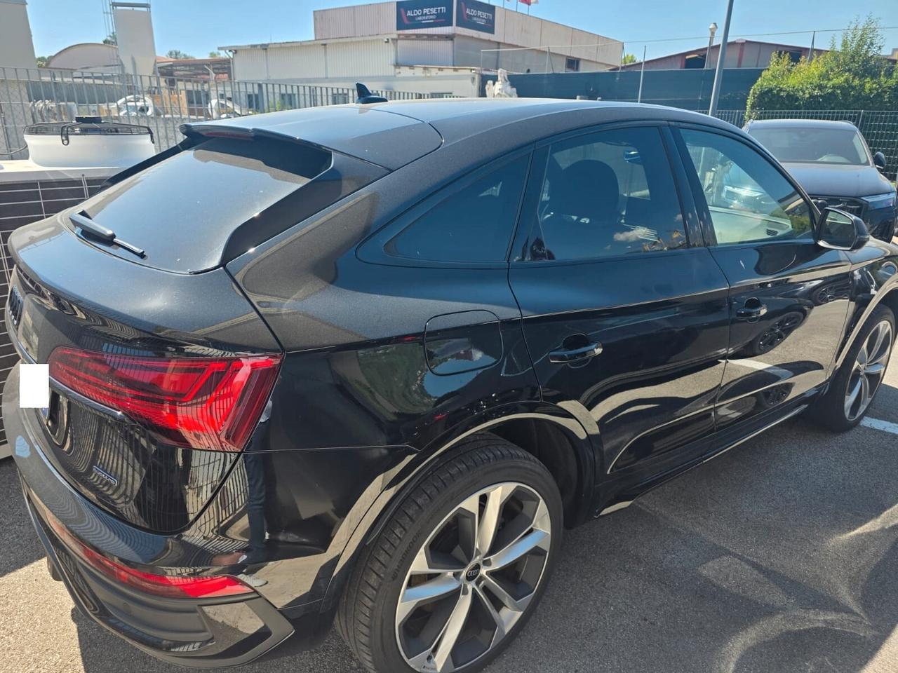 Audi Q5 Sportback 40 2.0 tdi mhev 12V Identity Black quattro S line