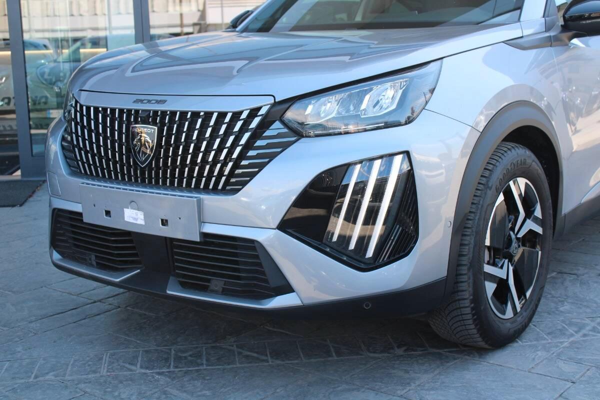 Peugeot 2008 1.2 puretech Allure 100cv con CarPlay