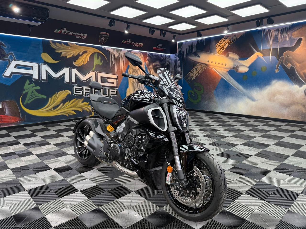 Ducati Diavel V4 (34050)