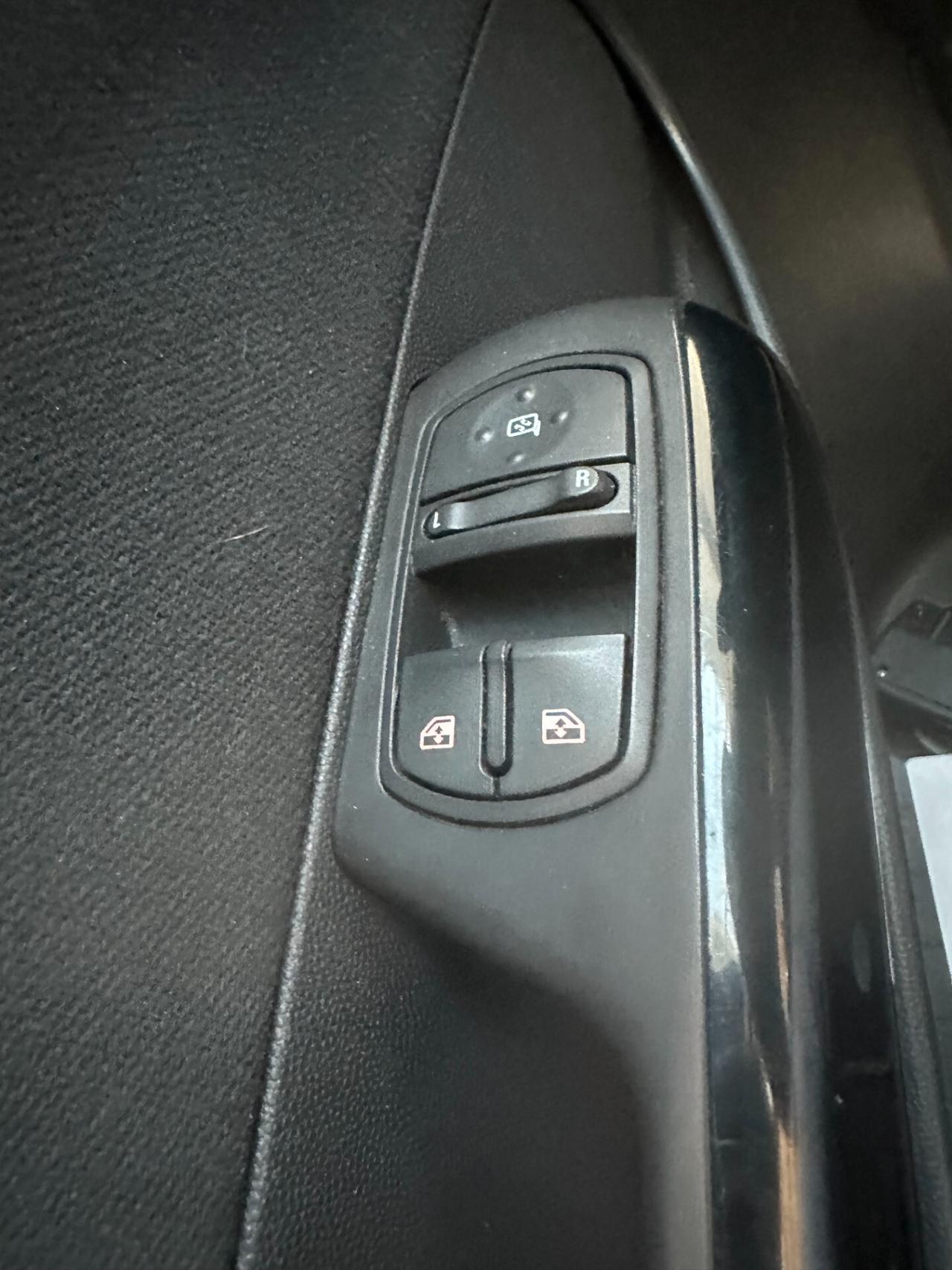 Opel Corsa 1.0 Benz, Euro 5A, cons ridot, si neopatentati