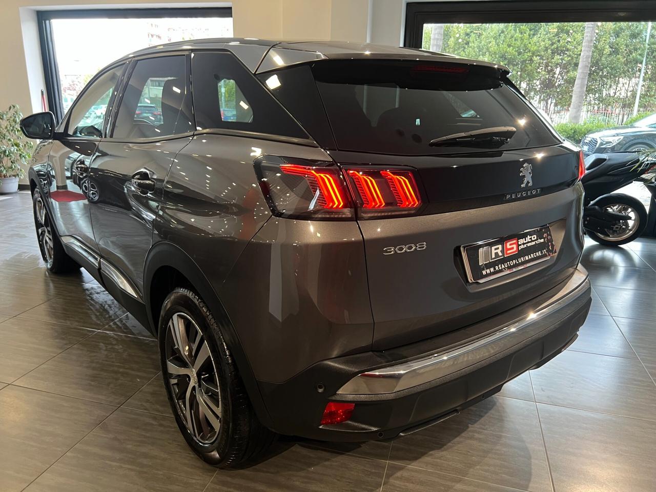 Peugeot 3008 BlueHDi 130 S&S EAT8 Allure