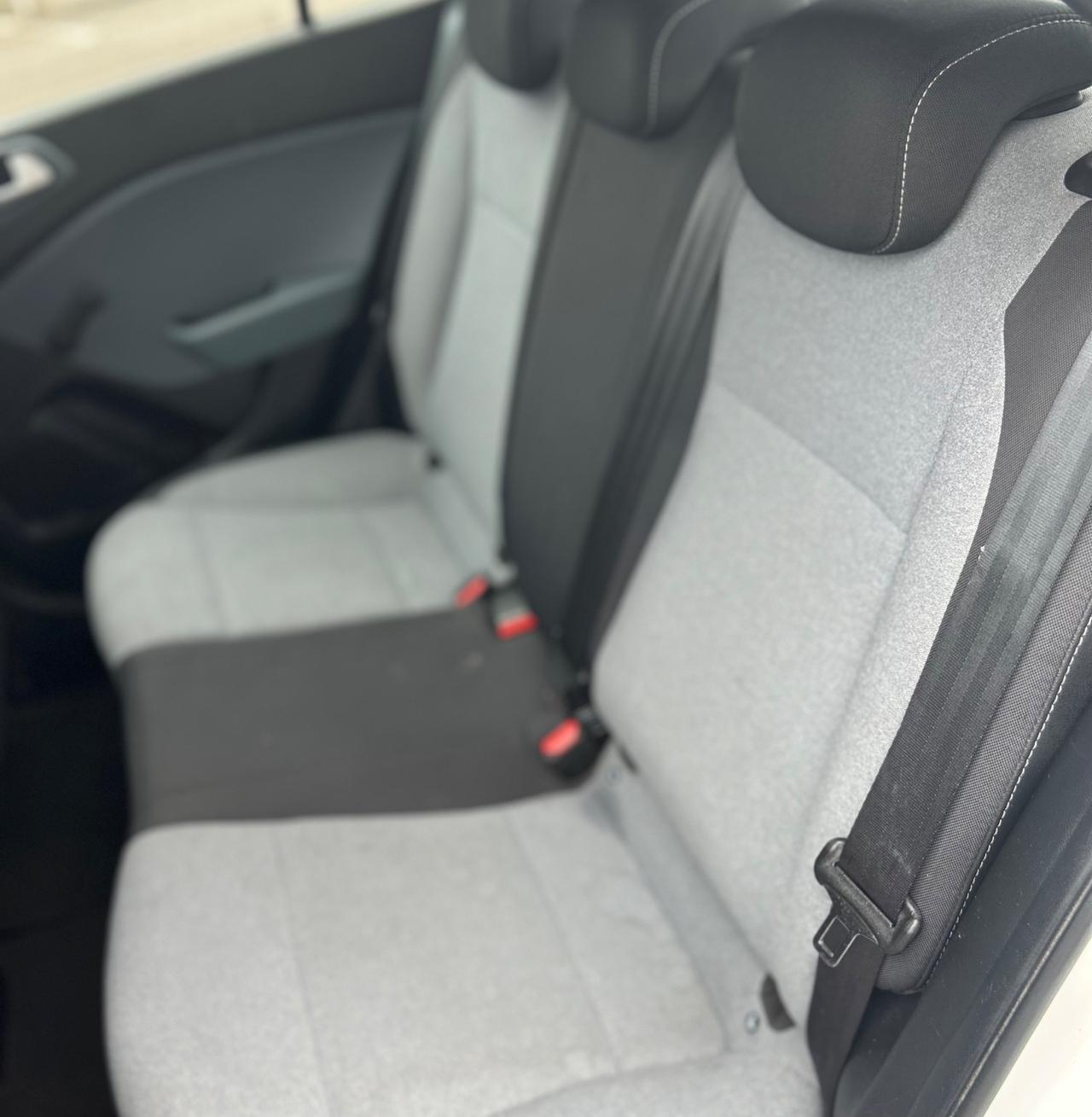 Hyundai i20 CRDi 5p EURO 6 Neopatentati 2015