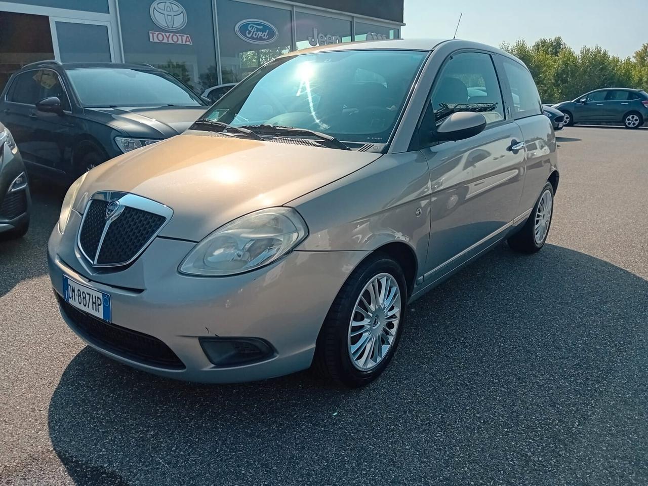 Lancia Ypsilon 1.2 OK NEOPATENTATI