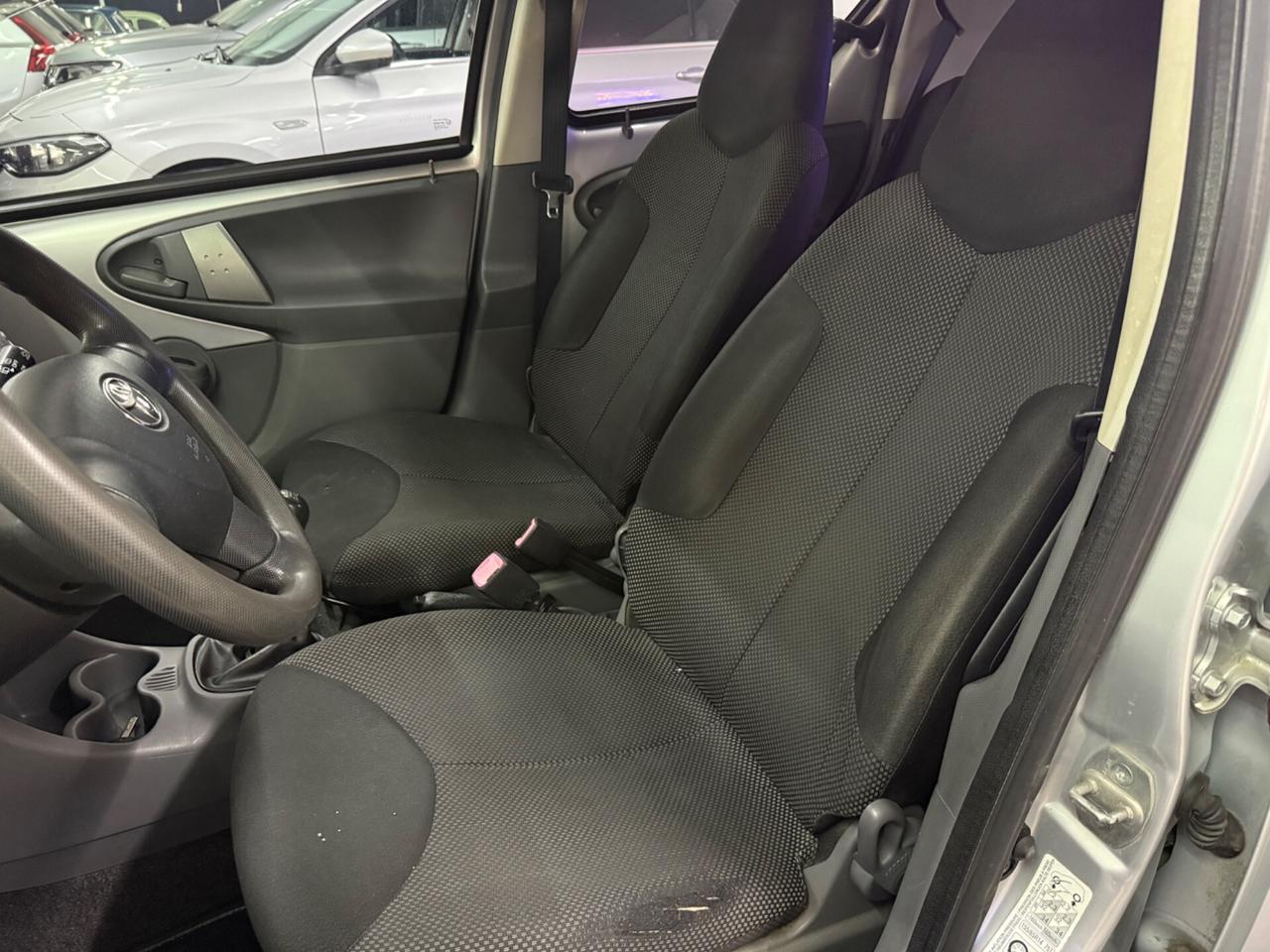 TOYOTA Aygo 2010 1.0 VVT-i 68cv 5 porte Sol