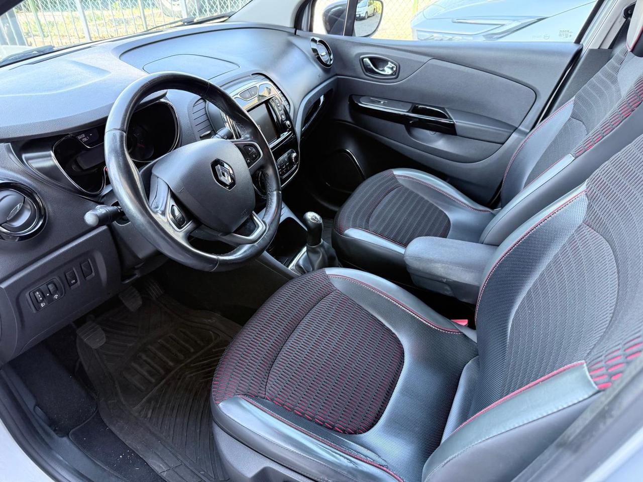 Renault Captur 0.9 tce Intens (energy r-link) 90cv E6