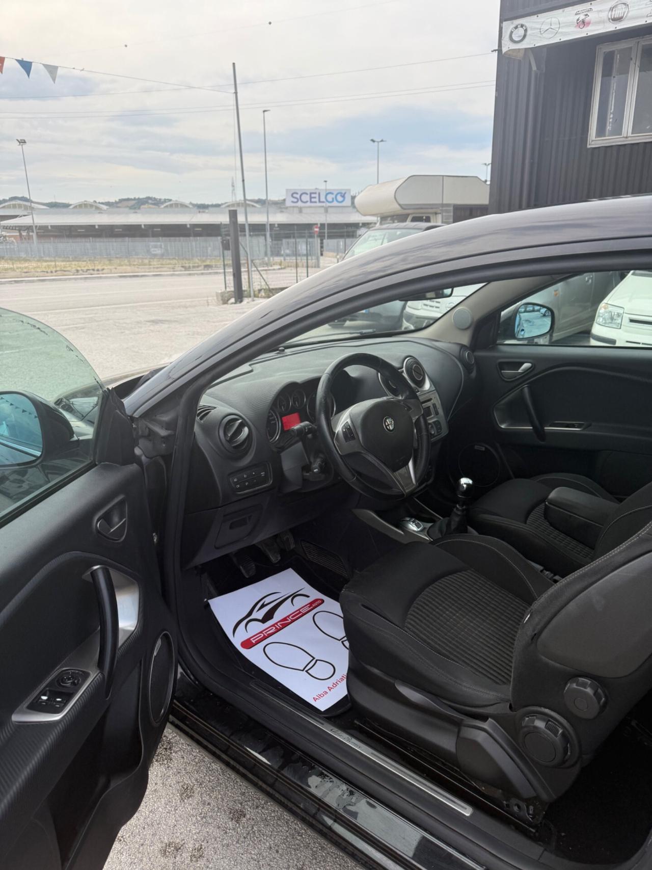 Alfa Romeo MiTo 1.6 JTDm 16V Distinctive Premium Pack