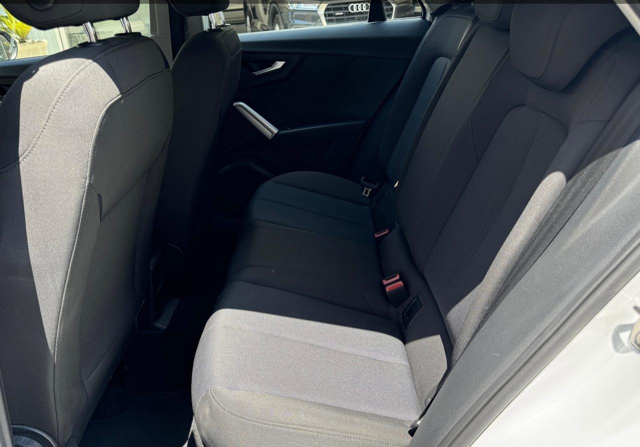 Audi Q2 35 TDI quattro S tronic Business Design