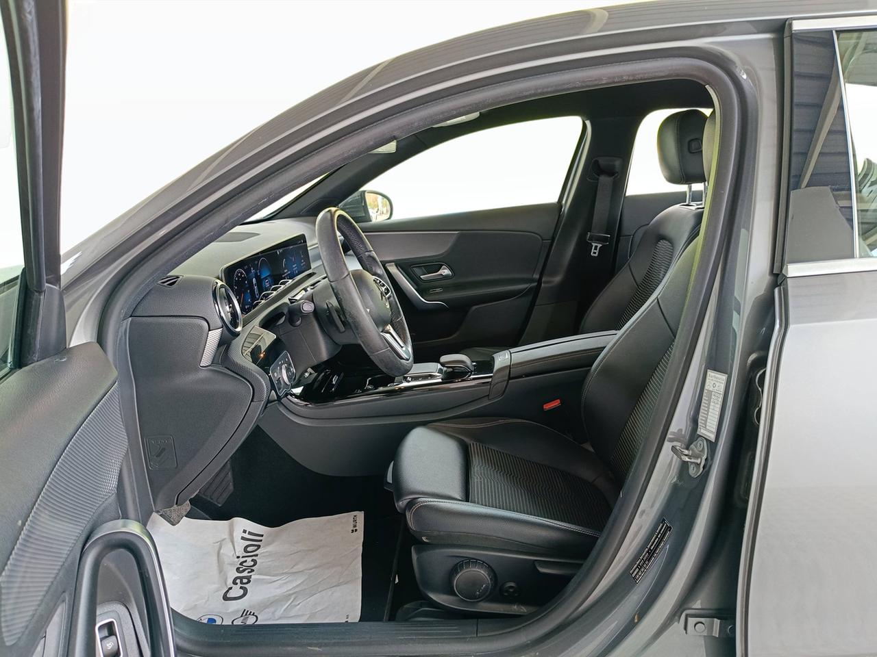Mercedes-Benz Classe A - V177 2018 - A 180 d Sport auto