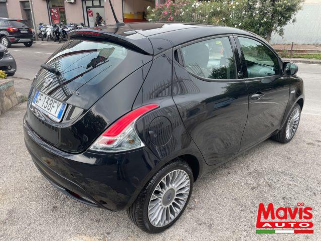 LANCIA Ypsilon 1.0 FireFly 5 porte S&S Hybrid Ecochic Gold