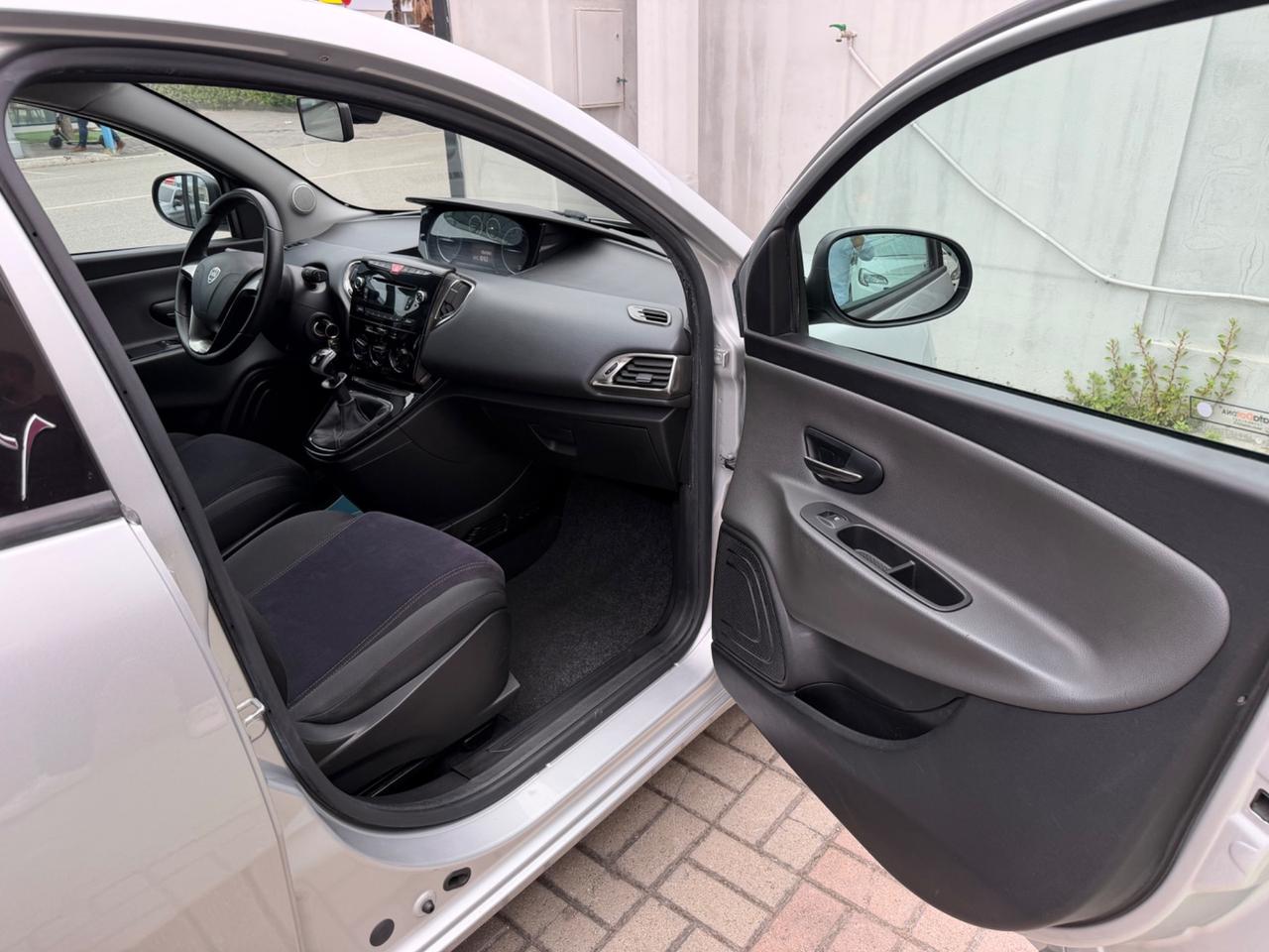 Lancia Ypsilon 1.2 Silver