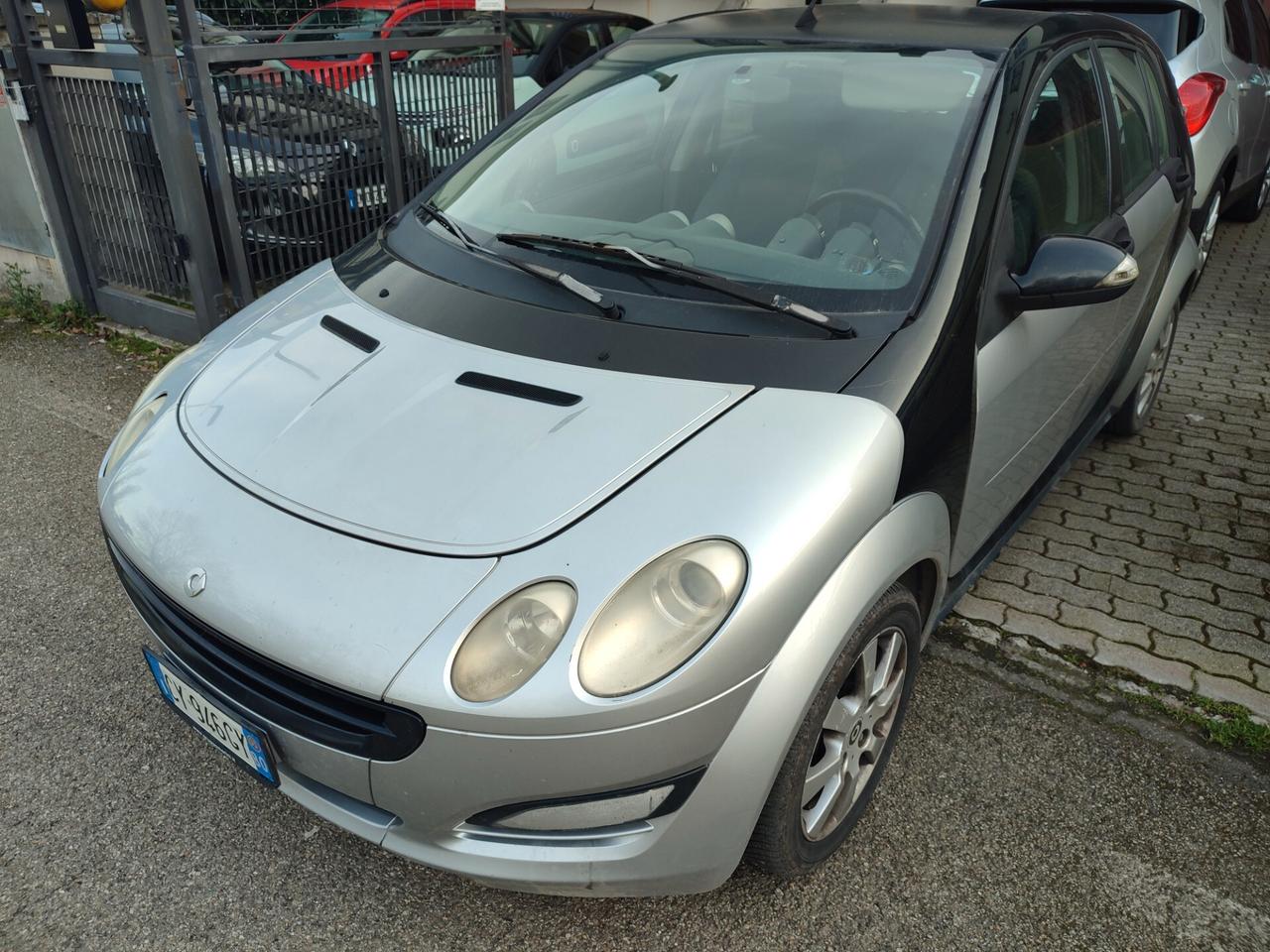 SMART FORFOUR BENZINA TETTO PANORAMICO X NEOPATENTATI