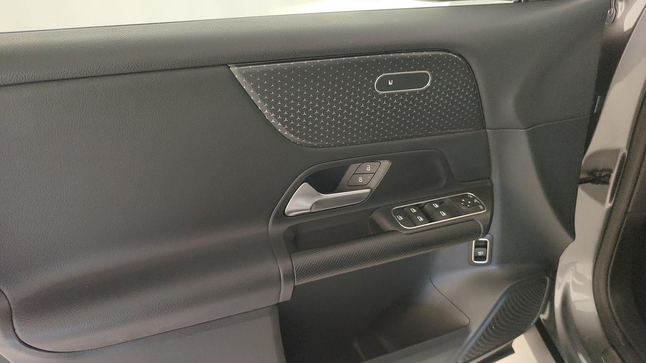 Mercedes-Benz GLB 180 d Advanced auto