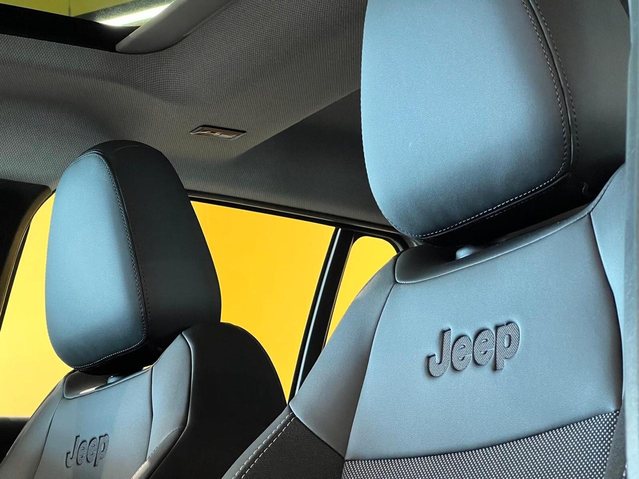 Jeep Avenger 1.2 Turbo 100 CV MHEV Tech & Sky