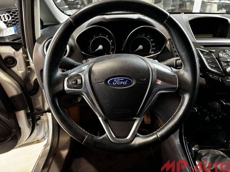 Ford Fiesta 1.2 Black & White Edition tua a 181,00 al mese