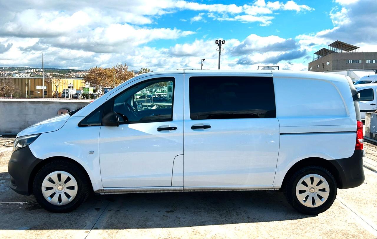 Mercedes Benz Vito Mixto Autocarro 6 posti