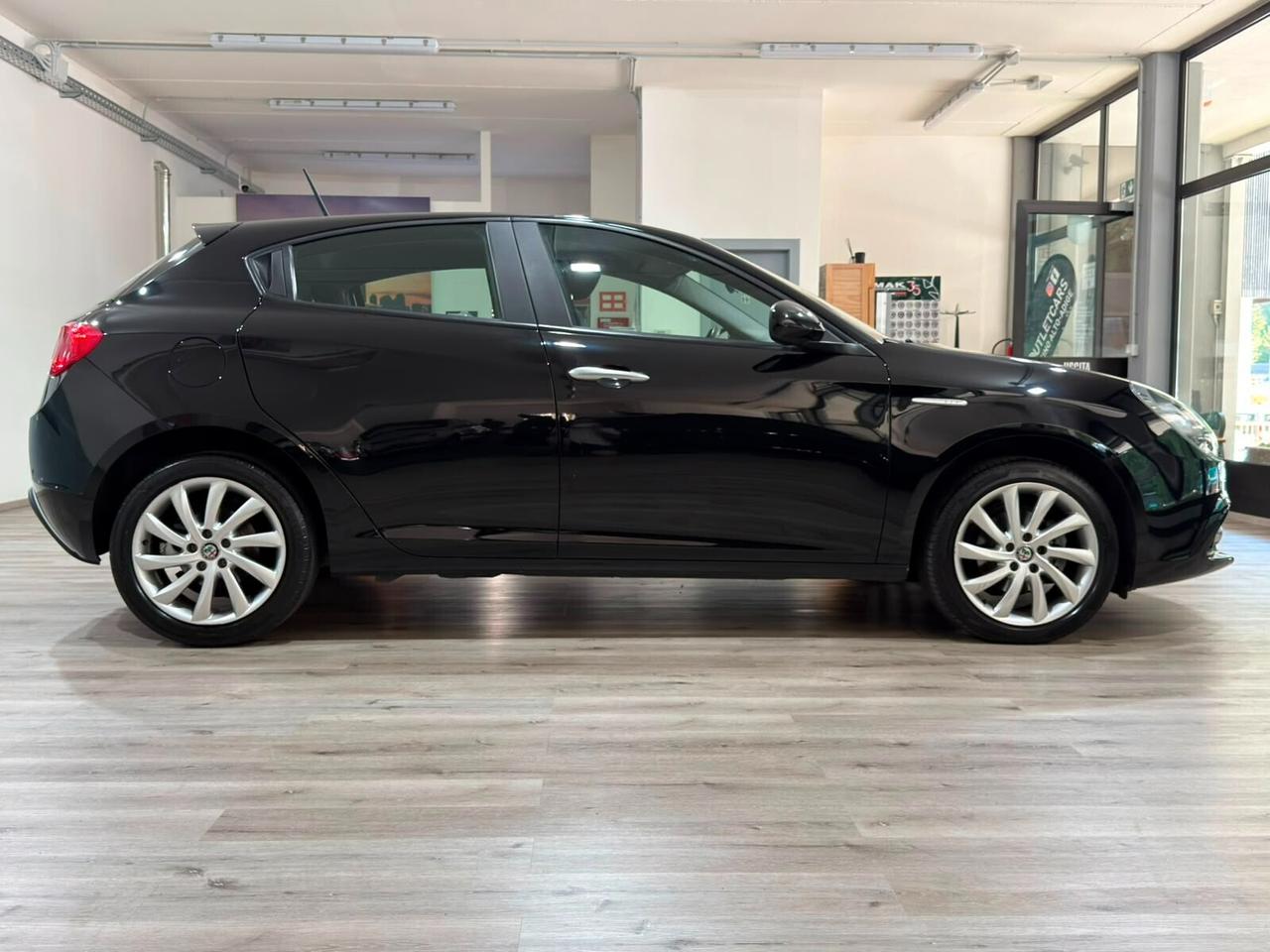 ALFA ROMEO GIULIETTA 1.6JTDm 120cv AUTOMATICA 2019